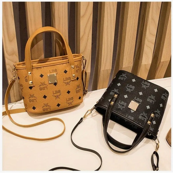 Red or Black Women’s Small Tote Bag NIP - Picture 12 of 14